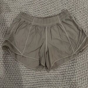 Lululemon Hotty Hot HR Shorts 4”